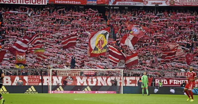 Khán giả tại các sân vận động tại giải Bundesliga Đức luôn chật ních chỗ
