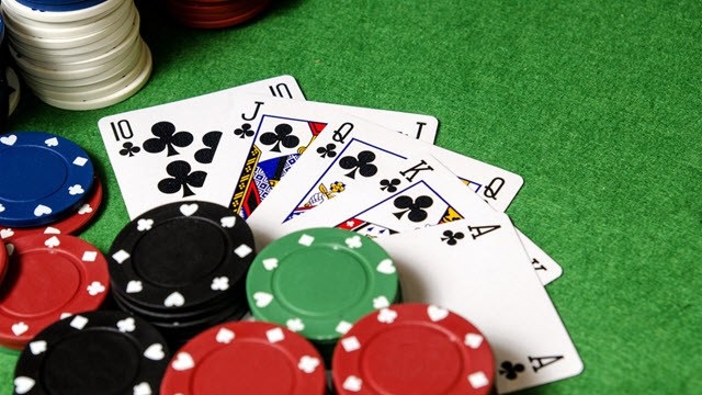 Luật chơi bài poker online