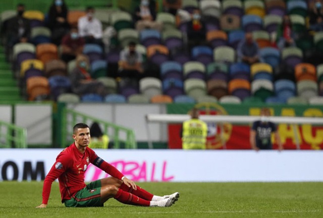 Ronaldo tỏ ra thiếu may mắn trong hiệp 2