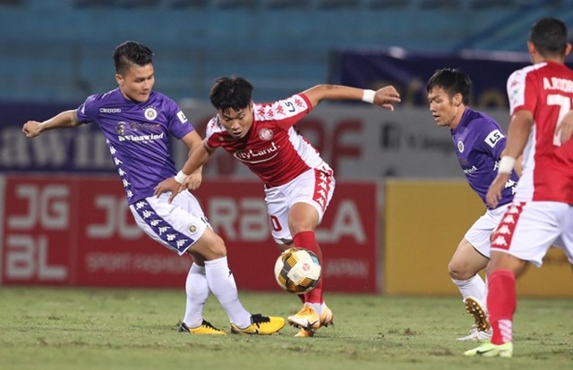 Quang Hải mang về bàn thắng thứ hai cho Hà Nội