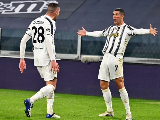 Ronaldo hoàn tất cú đúp bàn thắng ngay ở đầu hiệp 2