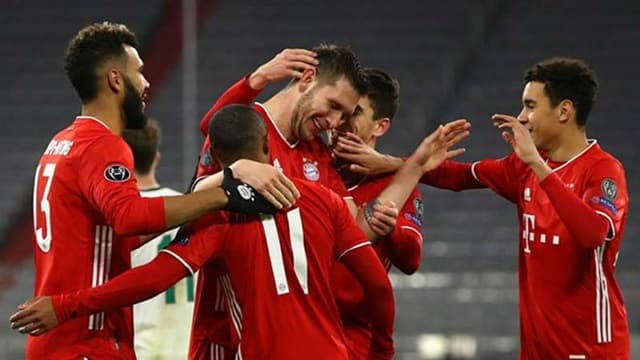 Bayern thắng nhẹ 2-0 để sở hữu thành tích bất bại tại vòng bảng
