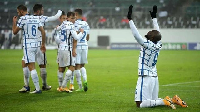 Lukaku lập một cú đúp trong hiệp 2 cho Inter