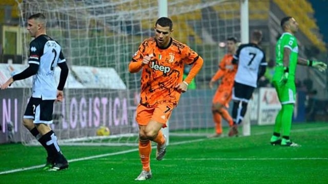 Ronaldo chơi bùng nổ góp công lớn vào đại tiệc của Juventus trên sân của Parma