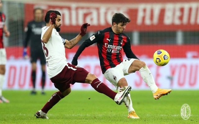Milan nhọc nhằn đánh bại Torino sau loạt luân lưu cân não