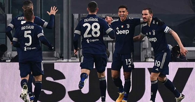 Juventus phải tới đầu hiệp 2 mới mở tỷ số nhờ cú "đại bác" của Danilo
