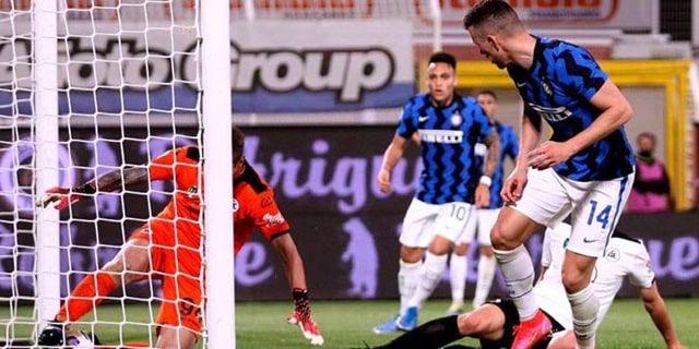 Perisic gỡ hòa cho Inter Milan khi Spezia bất ngờ dẫn trước đội bóng đang dẫn đầu Serie A mùa này