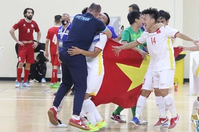 Niềm vui của ĐT futsal Việt Nam sau khi đoạt vé World Cup