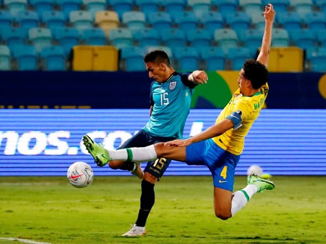 Cầu thủ vào sân bất đắc dĩ, Angel Mina ghi bàn gỡ hòa cho Ecuador