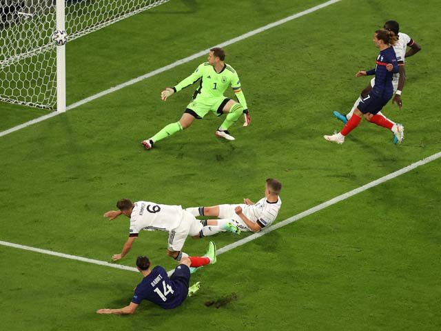 Pháp chơi chủ động và đáng ra đã dẫn sâu hơn