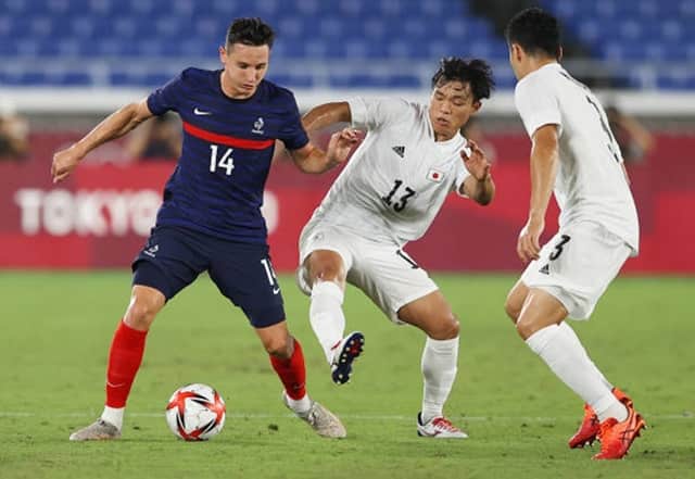 Pháp tỏ ra quá bế tắc trước lối chơi của Nhật Bản