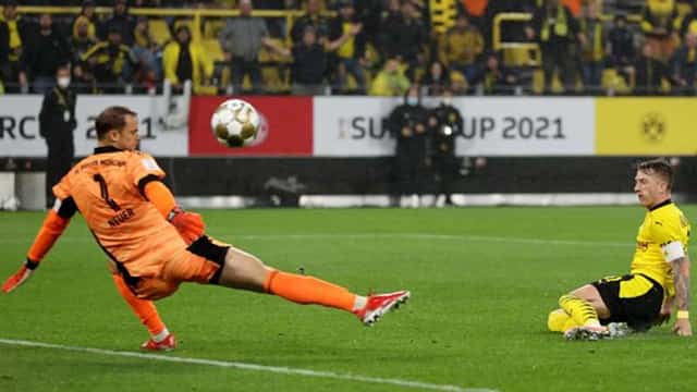Marco Reus chơi đầy nỗ lực trên hàng công Dortmund